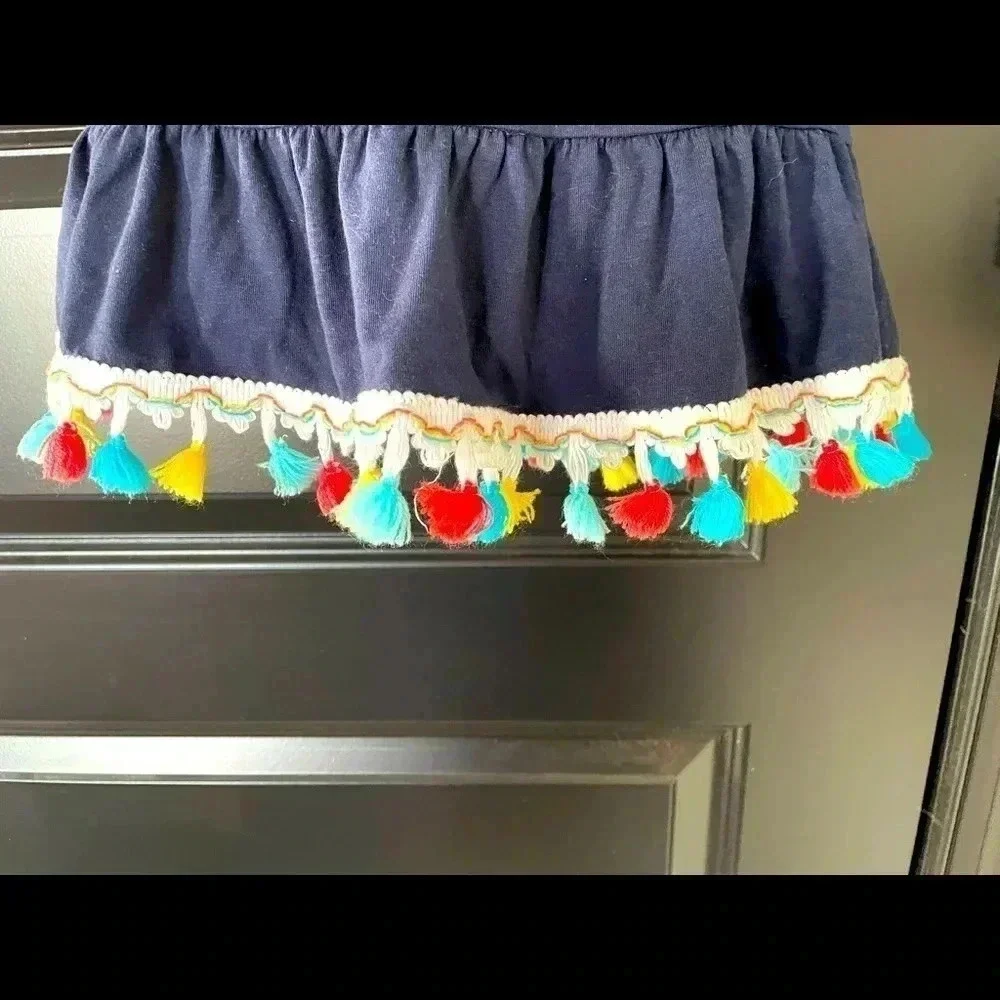 NWT- crown and Ivy Pom top